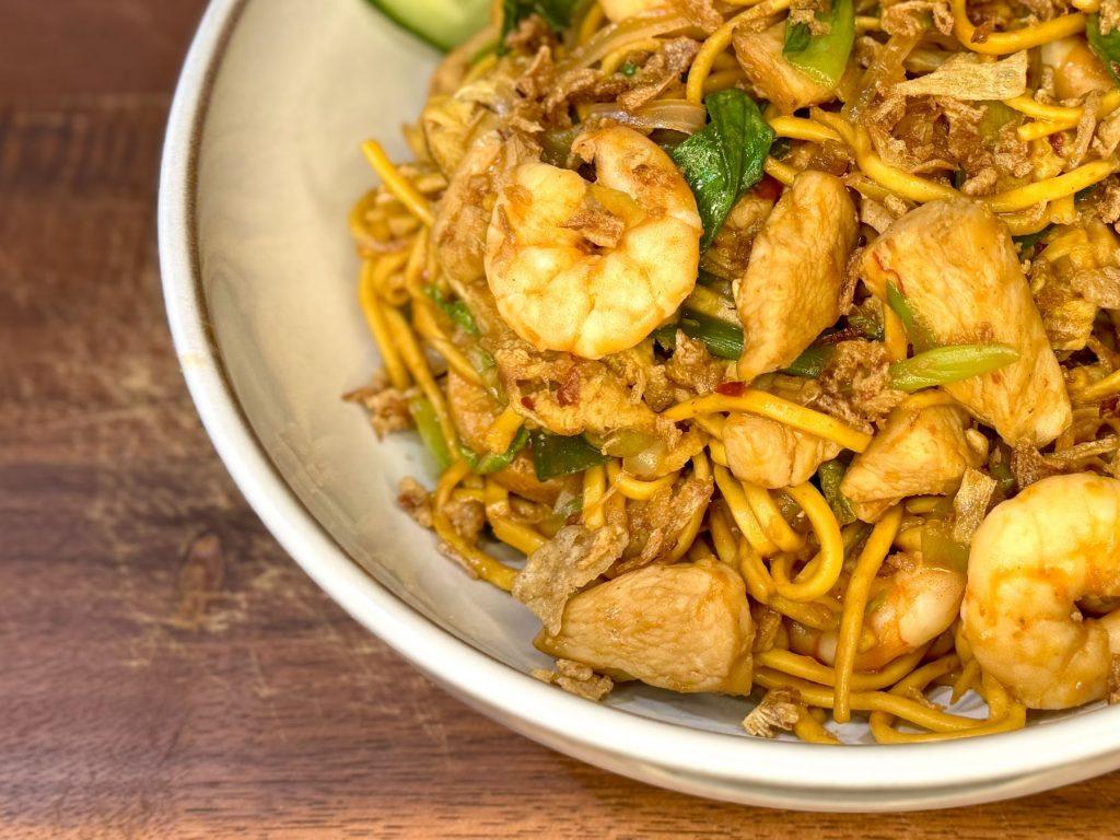 A bowl of mee goreng noodles
